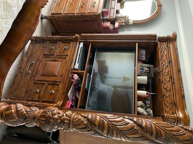 American Signature Furniture King Size West Indies Bedroom Suite In Williamson County Tennessee Chilton County Buy Sell Trade